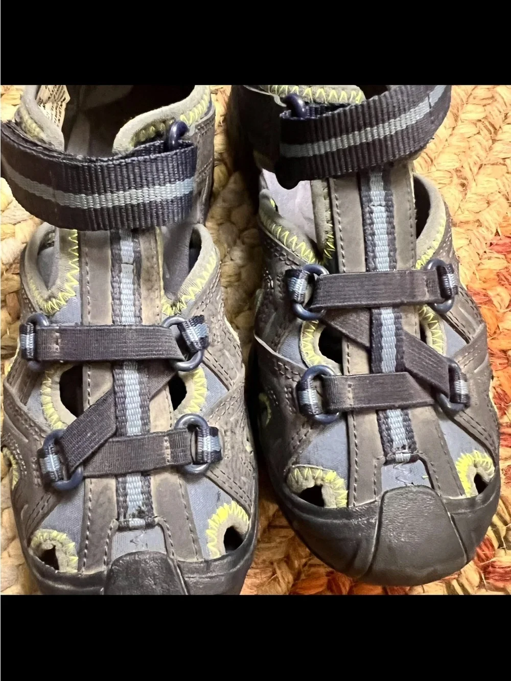 Merrell Kids Navy and Lime Green Hydro Hiker sandals size 2 youth